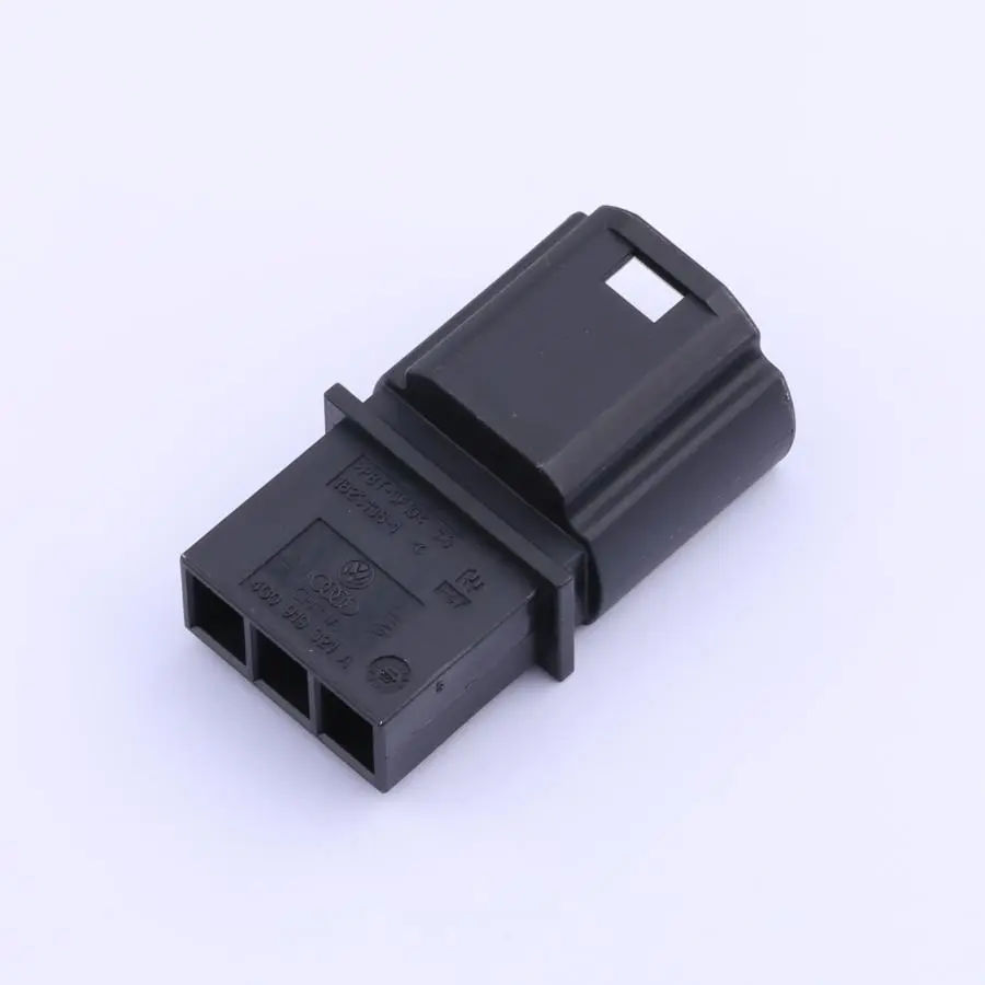 TE Connectivity 1823138-1